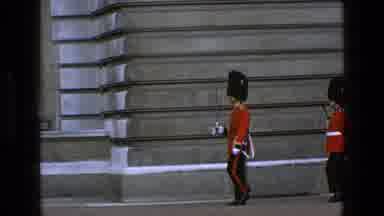 England (1969): Royal Guards March In Unison Towards The Other Side Of The Yard