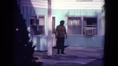 Mississippi (1971): People Leaving A Hotel And Taking Out Their Packages