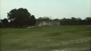 Mexico City (1973): Camera Zooms In The The Historic Landmark And Captures The