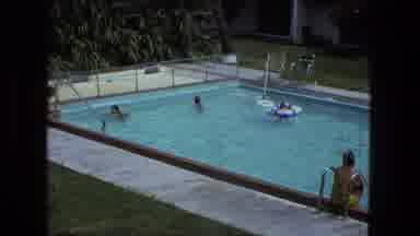 Fort Wayne Indiana (1974): Children Playing Calmly And Calmly In A Pool With