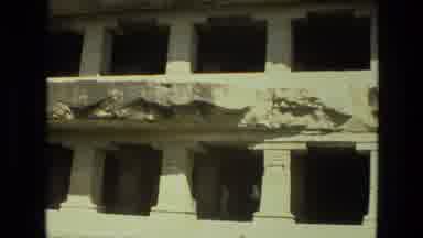 India (1974): Tourist At Old European Colosseum Roman Empire Structure Is Amazing