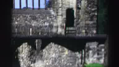 Edinbourgh Scotland (1952): A People In Garden Are Looking At Old Monument