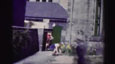 Edinbourgh Scotland (1952): A Group Of Children Entering A Garden And Proceeding