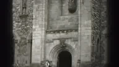 Edinbourgh Scotland (1952): A Group Of Sailors Stands In Front Of A Large Stone