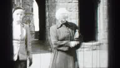 Edinbourgh Scotland (1952): A Couple Of Friends Walking And Exploring