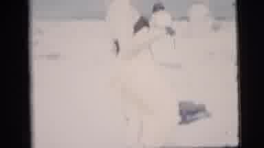 New York City (1958): Holidays On The Beach With Family And Lots Of Food And Sand