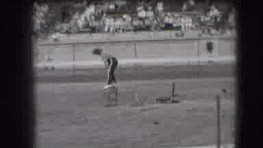 Denver Colorado USA (1941): Commercial Presentation Accompanied By A Public Group