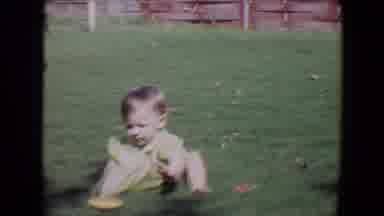 Davis California (1967): Baby Playing In The Grass