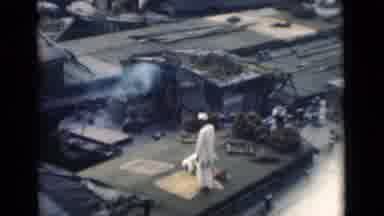 Calcutta India (1946): Muslims Praying In Some Holy And Ugly Place Of Them
