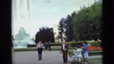 San Francisco California (1937): Panning View Showing Passersby A Statue A Water