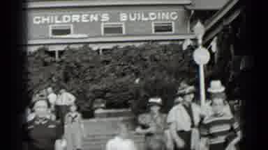when the city's pedestrians turn into accidental fashion models
