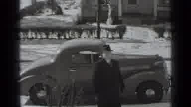 New York USA (1939): Man On Skates As Well As A Man Wearing A Long Coat And Hat