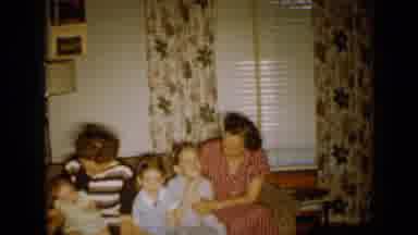Minnesota USA (1958): Family Love Communication Happy Walking Old Style Women's