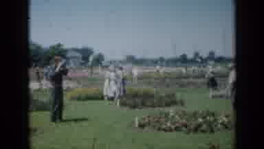 Missouri USA (1961): Family Walking Thru The Yard