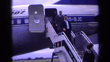 London England (1963): The Politics A Are Getting Off The Plane In Getting Ready
