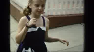 New York (1948): Decade 40Â´S Girls Walking With Beautiful Dresses