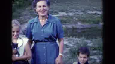 New York (1948): Color Video Of An Old Woman A Young Girl Holding A Cat And A