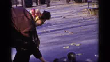 New York (1948): Woman And Child Feed Pigeons In The Square With Great Affection