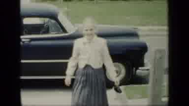 New York (1948): Women Arriving With Gifts