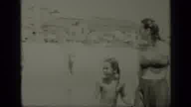 New York (1949): Women And Children At The Beach