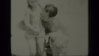 New York (1949): Man With 2 Children Saying "Im Gonna Get You" While He Uses His
