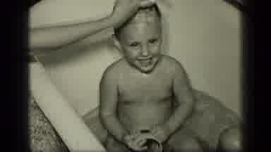 New York (1957): Toddler Gets Hair Shampoo In Bathtub