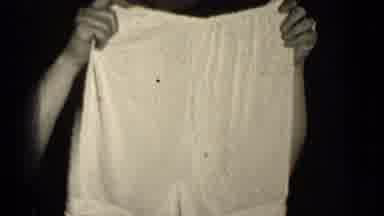 Illinois USA (1947): Short Looks So Funny That Women Starting Laugh