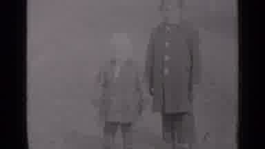 New York (1947): Two Kids Pose For The Camera And The Toddler Pushes Away The Arm