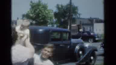 New York (1950): Young Family Black Car Usa Boy Baby Woman