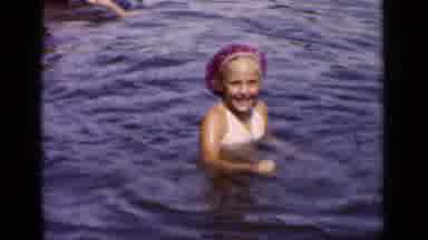 New York (1951): Family Summer Vacation With Hotel And Children Swimming