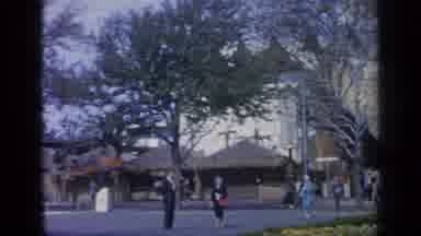 Flushing Meadows New York (1964): People Go To The Different Buildings To See The