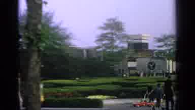 Flushing Meadows New York (1964): People Walking Along The Street Of A Busy City
