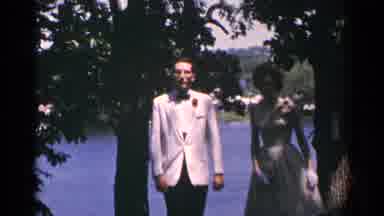 Minnesota USA (1964): New Married People Like Take Pictures
