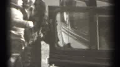 New York (1939): Woman Holding Her Child Opening Her Car Do Other Two Women