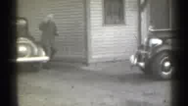 New York (1939): Walking Around The House