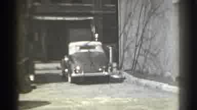 New York (1939): Old Car Father On 70s Other 80s That Is Driven By Hippy Man