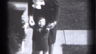 New York (1939): Mir Walking With Her Child