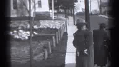 New York (1939): Family Getting Out Of Car While Dad Holds Kid