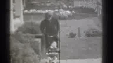 New York (1939): Father Takes His Child By In Moving Wheel Sir Round Park