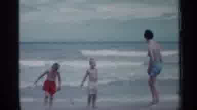 Florida (1958): Family Of Two Children And Mir Enjoying Beach