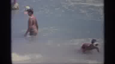 Indiana (1959): Huge Number Of Kids Enjoys Sea And Plays Each Other