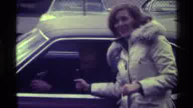 Kentucky (1976): A Journalist Is Talking With A Man That Is Seated In A Car