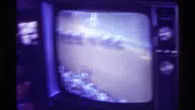 Kentucky (1976): A Huge Family Members Are Enjoying The TV Swathing In The House
