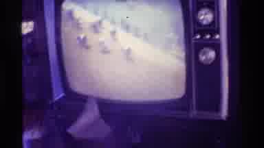 Kentucky (1976): A Family Members Enjoys Their Holidays With Their Watching TV Out