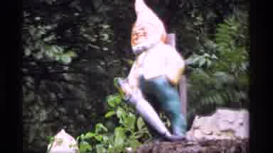 Wisconsin (1969): Camera Struggles To Capture The Details Of The Statue And The