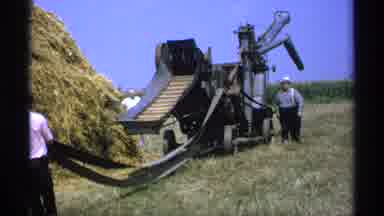 Minnesota (1971): A Nice Technology For Agriculture Few Man Repairing The Machine