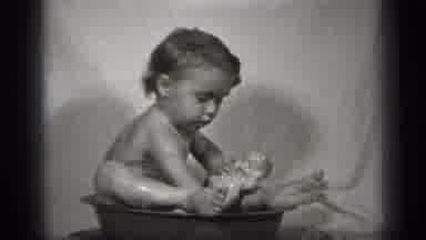 Cleveland Ohio (1938): Vintage Toddler Bathing Baby Doll In Bath Pan
