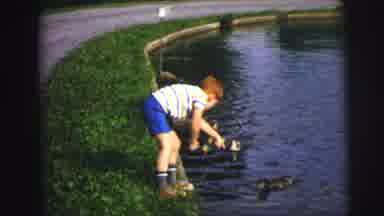 MOBILE ALABAMA-ile-: A Children Enjoy The Holiday To The River And Duck