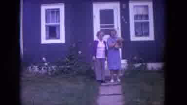 Chicago Illinois (1972): A Couple Of Old Lady Was Very Nice To See Them In Front