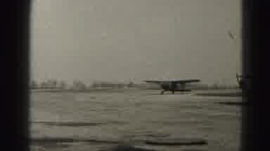 Harrisburg Penn (1946): Charter Plane Runs To Park On The Side